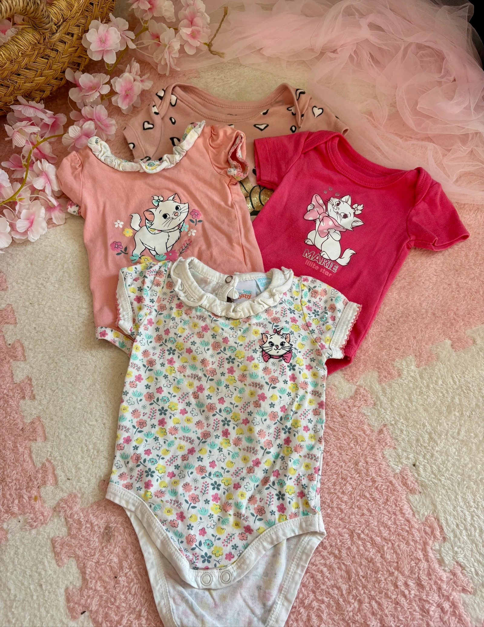 Lot de 4 bodies Disney bébé fille 3 mois – Marie & Minnie – Excellent état